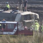 Un train déraille près de Brighton : deux blessés graves et neuf autres touchés.