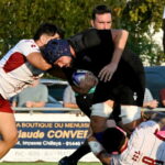 L’US Bressane perd face à Bourgoin et subit une nouvelle défaite en rugby.