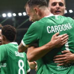 Ligue 2 : Les Verts conservent la tête après une victoire serrée contre Clermont.
