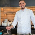 Un chef cuisinier de Loire propose des services personnalisés à domicile sans contraintes.