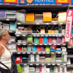 Rentrée scolaire : baisse de 15 % des coûts observée par les familles françaises.