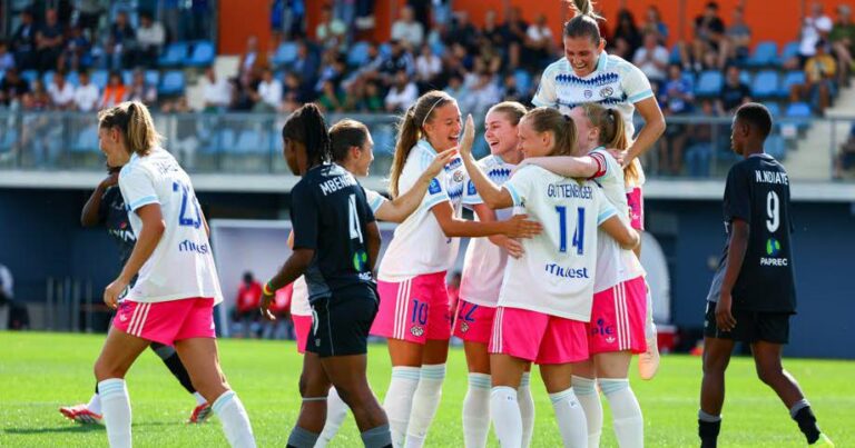 Les féminines du Racing dominent leur premier match avec une performance solide.