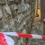 Sécheresse à Diemeringen : déplacement du mur de soutènement de l&rsquo;école primaire.