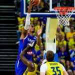 Les Bleus battent la Suède et consolident leur position pour le Mondial de basket-ball.