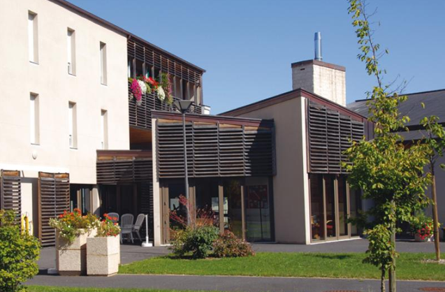 Des étudiants de Poitiers logés en résidence seniors solidaire pour favoriser l’entraide.
