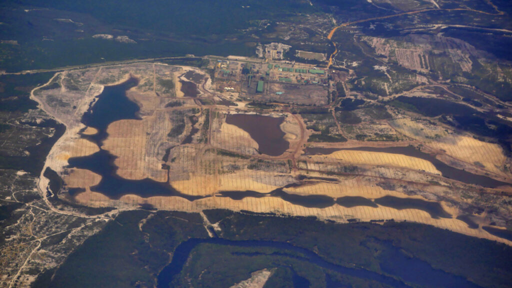 Pollution à Madagascar : la justice et la population ciblent le géant minier QMM