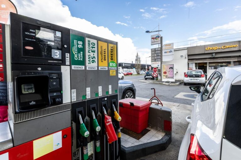 Indemnité carburant de 100 euros : demande ouverte jusqu’au 30 août pour les bénéficiaires.