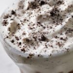 Recette de milk-shake glacé cookies & cream préparé avec le Ninja Slushi