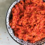 Recette de nokoss rouge, condiment traditionnel sénégalais à base de piments et d&rsquo;épices.