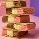 Recette de sandwichs glacés maison : vanille, fraise et chocolat à réaliser facilement.