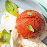 Recette de sorbet tomate-vanille : un dessert frais et original à réaliser chez soi