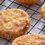 Recette de tomates vertes frites à la polenta : une spécialité culinaire italienne à découvrir.
