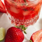 Recette de Mojito glacé à la fraise et citron vert au Ninja Slushi pour l&rsquo;été.