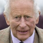 Charles III évoque l&rsquo;accident tragique où il a frôlé la mort lors d&rsquo;une avalanche.