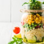 Recette de salade de riz en bocal : une option pratique pour les repas à emporter