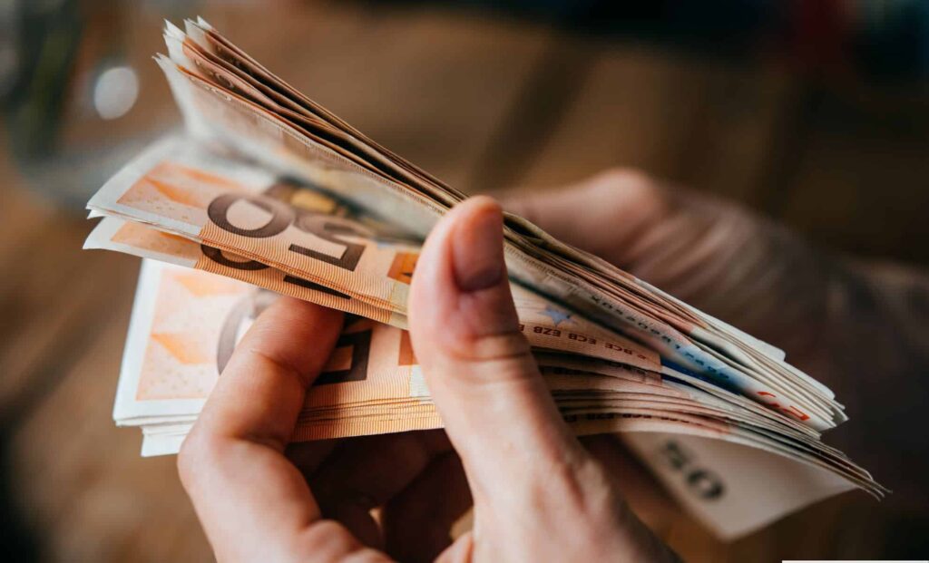Des milliers de salariés ignorent une augmentation potentielle depuis le 1er août.