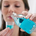 Bain de bouche quotidien : recommandations des dentistes pour une meilleure santé bucco-dentaire
