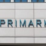 Primark lance un cardigan confortable et élégant, remplaçant le gilet traditionnel.
