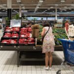 Canicule : les distributeurs annoncent des fruits et légumes plus petits et plus chers.