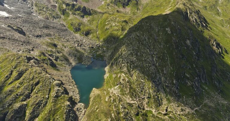 La Suisse et ses eaux : un parcours vers quatre mers distinctes