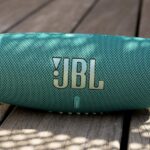 JBL Charge 5 : enceinte Bluetooth recommandée à moitié prix par Frandroid