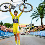 Demi Vollering remporte son deuxième titre au Tour de France Femmes à Nice.