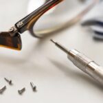 Tournevis de précision : le capuchon rotatif pour réparer des lunettes sans les endommager