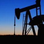 L’AIE révisé à la baisse ses prévisions pour le marché mondial du pétrole.
