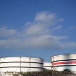 Les cours du pétrole baissent avant un durcissement des sanctions contre l’Iran.