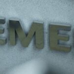 Siemens affiche un optimisme accru, mais les investisseurs restent prudents sur les résultats.