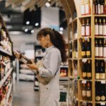 Vin bio : différences avec le vin naturel, utilisation de sulfites et résidus de pesticides.
