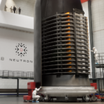 US Space Force attribue 397 millions de dollars à Rocket Lab pour construire des &lsquo;Flatellites&rsquo; de suivi des menaces.