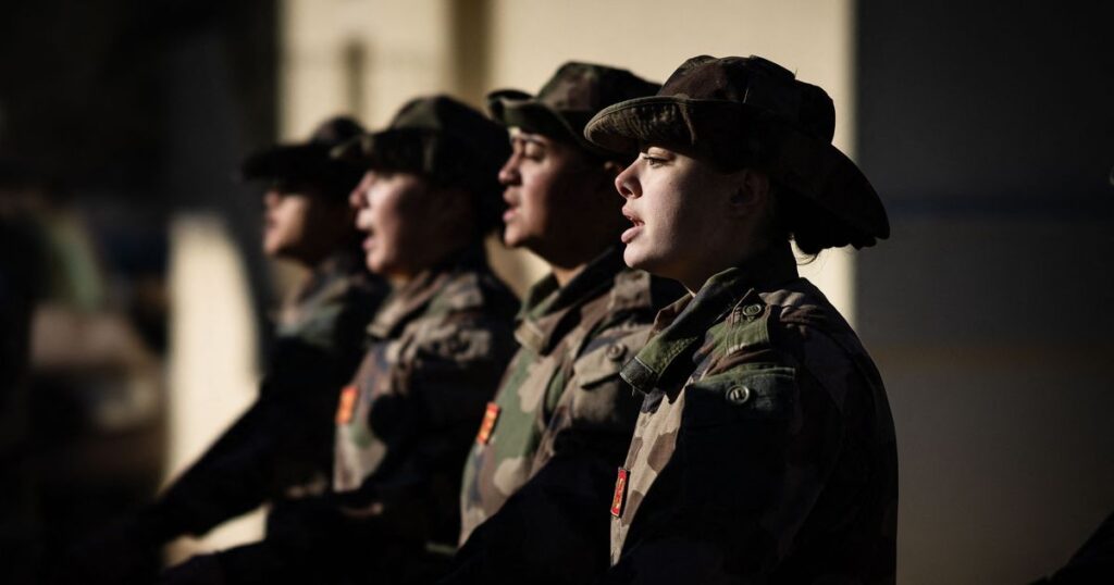 Recrutement de jeunes pour le service national : missions et rémunération dévoilées.