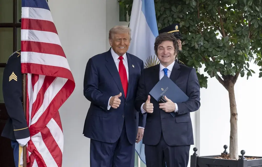 Argentine : Le président Milei adopte une position ferme sur les Malouines sous l’influence de Trump.