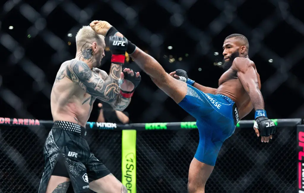 Salahdine Parnasse remporte son premier combat à l’UFC par K.-O.