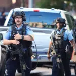 Fusillade à Minneapolis : deux victimes dans le centre-ville américain.
