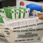 Incertitudes sur le vote par correspondance aux États-Unis après le décret de Trump et blocage judiciaire