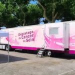 Le Mammobile stationne sur le territoire pour sensibiliser à la santé mobile.