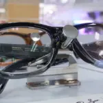 Une mobilisation citoyenne en France contre les « lunettes de pervers » en milieu scolaire.