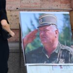Des milliers de personnes rendent hommage à Ratko Mladic en République serbe de Bosnie.