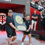 10 000 supporters du Stade Toulousain célèbrent à domicile après le titre, malgré la météo.