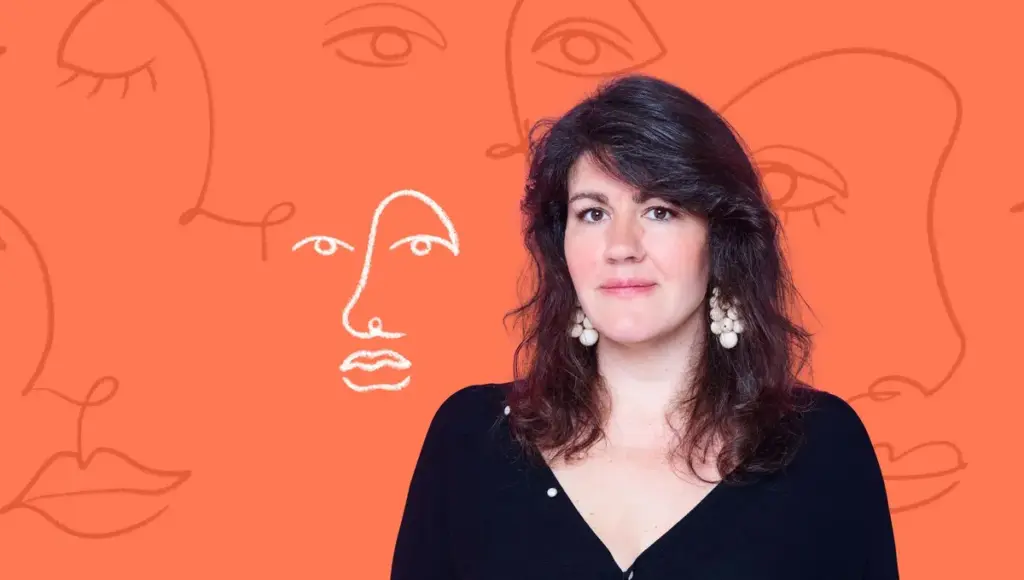 Hélène témoigne de son parcours de diagnostic d’adénomyose après trois ans de souffrance.