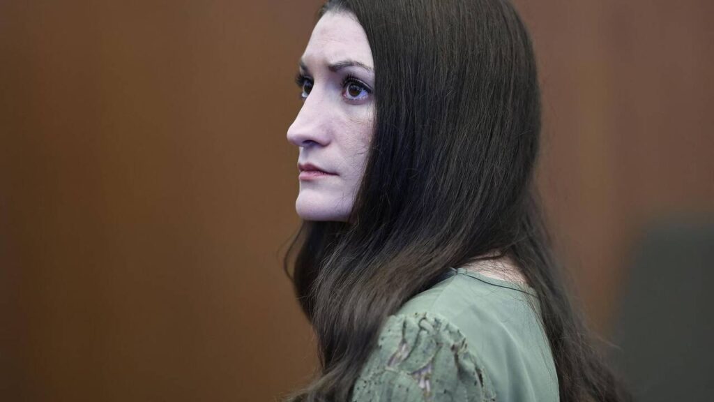 Procès de Lindsay Clancy aux États-Unis annulé en raison d’un manque de verdict.