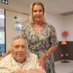 Cinq centenaires fêtent leur anniversaire dans un Ehpad du Lot, tradition culinaire incluse.