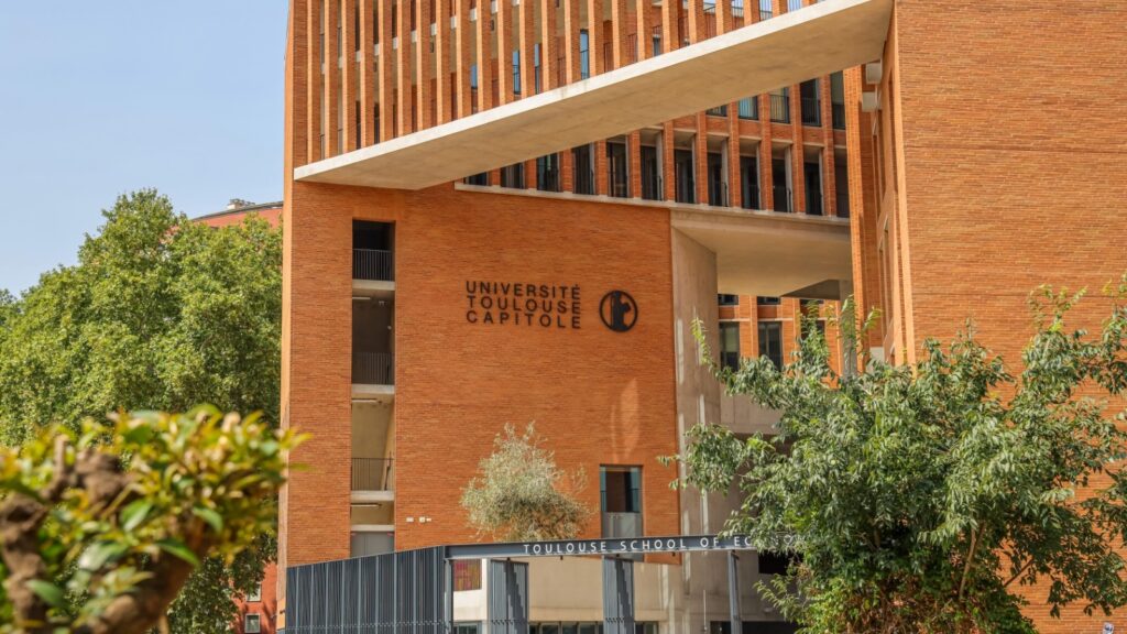 Étudiante toulousaine suspendue après une exclusion de 5 ans pour triche à l’IA