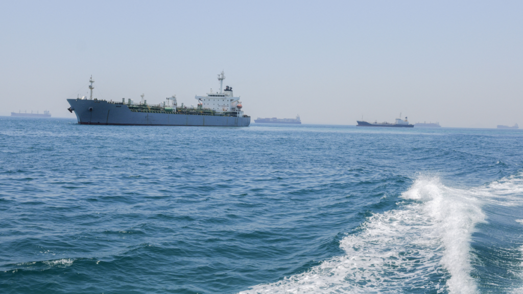 Guerre en Iran : les États-Unis attaquent des pétroliers, les Gardiens de la Révolution ripostent.
