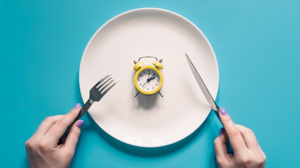Décalage des horaires de repas : risques pour la santé des hommes identifiés par des études.