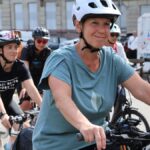 Quatorze femmes en rémission d&rsquo;un cancer du sein parcourent 100 km à vélo.
