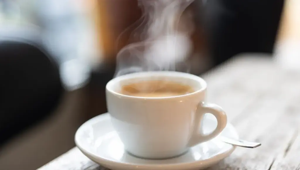 Des vibrations sonores libèrent les molécules de café, selon une étude scientifique.
