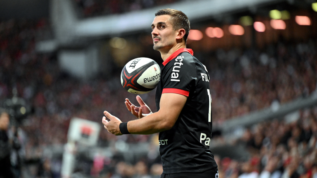 Thomas Ramos quitte le Stade Toulousain et refuse de parler de sa dernière saison.